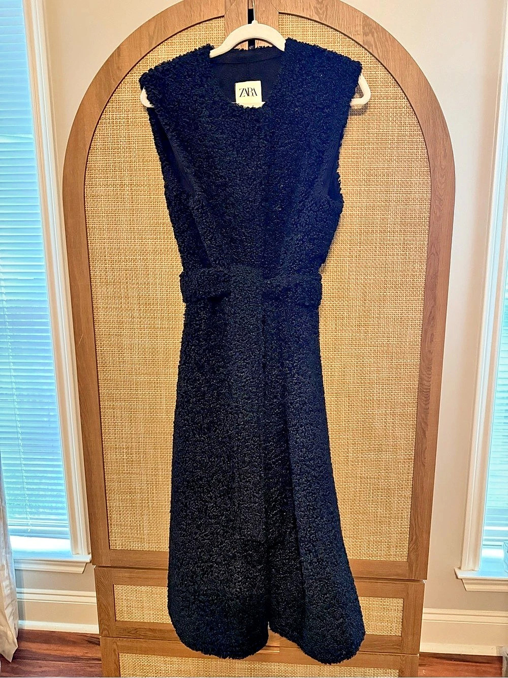 Zara Black Teddy Vest Size Medium Like New